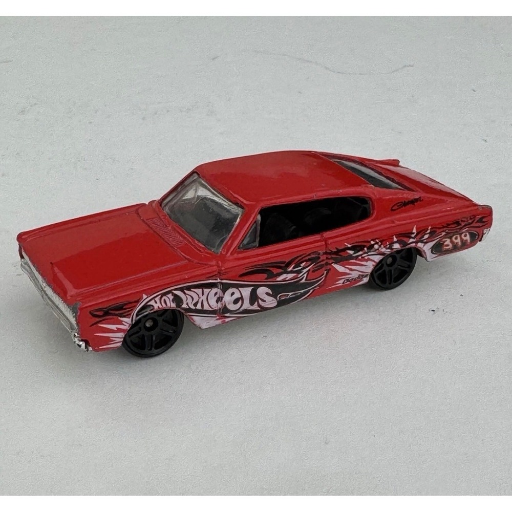 Hot Wheels Smashville 1967 Dodge Charger Red‎ Tribal Flames Die-cast Muscle Car